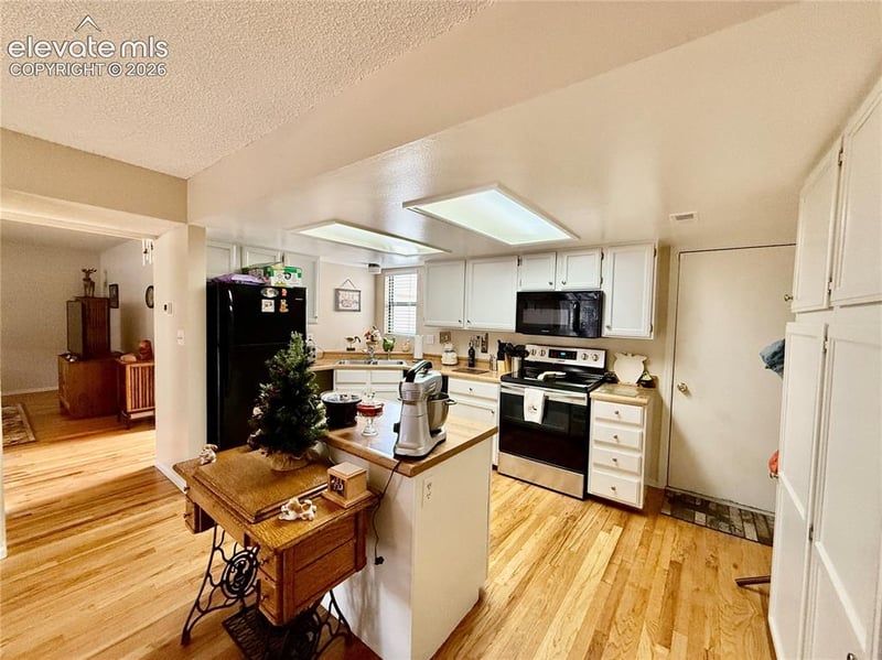 6963 Gayle Lyn Ln, Colorado Springs, CO 80919