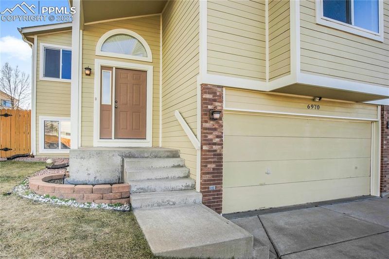 6970 Bear Tooth Dr, Colorado Springs, CO 80923