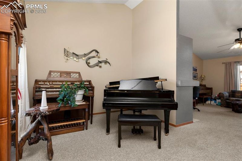 6973 Cloud Dancer Dr, Colorado Springs, CO 80923