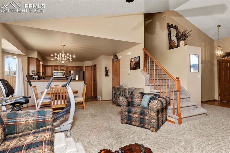 6973 Cloud Dancer Dr, Colorado Springs, CO 80923