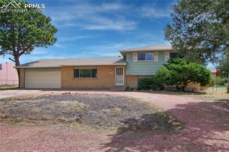 6977 Prince Dr, Colorado Springs, CO 80918