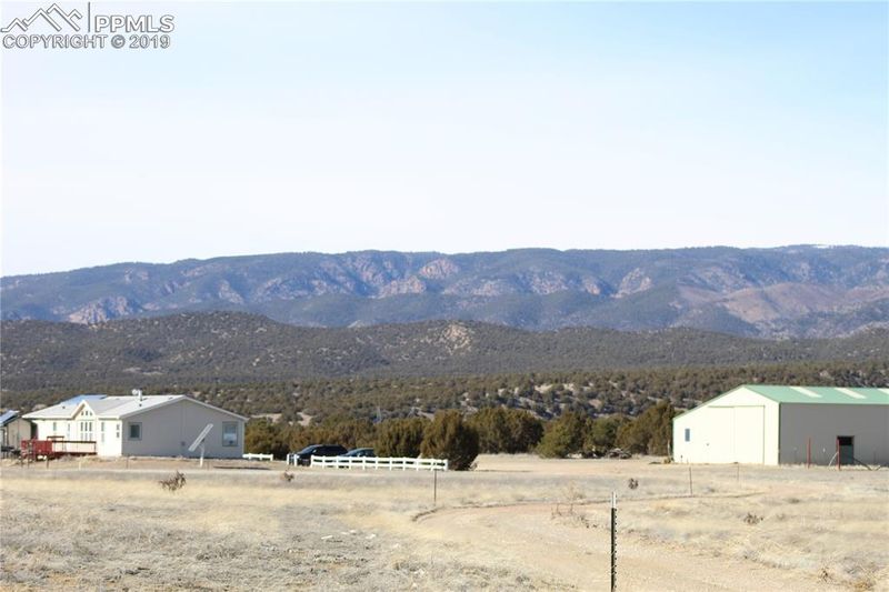 699 Cedar Hills Rd, Penrose, CO 80240