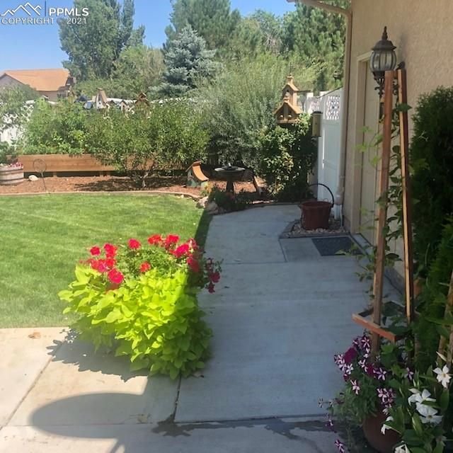 7 Erica Ct, Pueblo, CO 81001