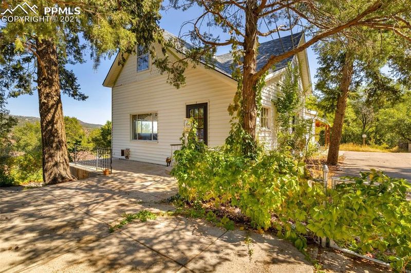 7 Jade Ave, Manitou Springs, CO 80829