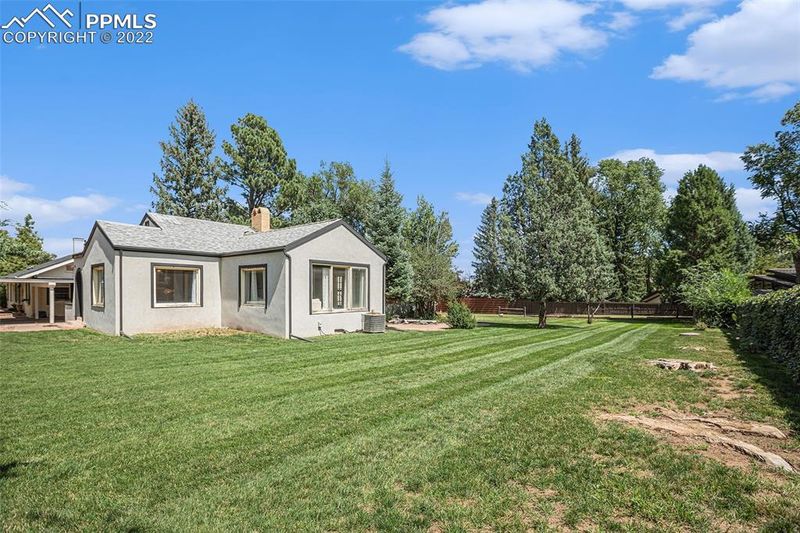 7 Mesa Ln, Colorado Springs, CO 80906