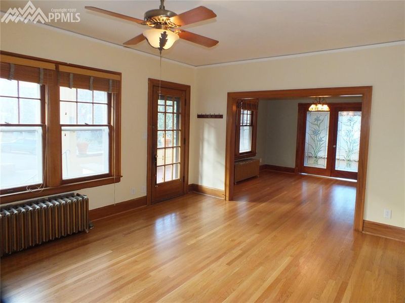 7 Pawnee Ave, Manitou Springs, CO 80829