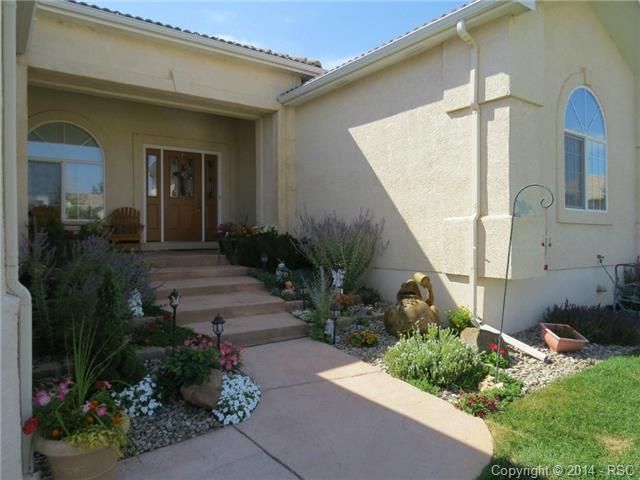 7 Royal County Ct, Pueblo, CO 81001