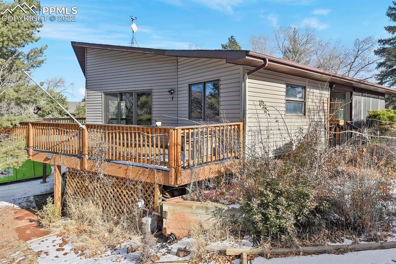 7 Sutherland Pl, Manitou Springs, CO 80829
