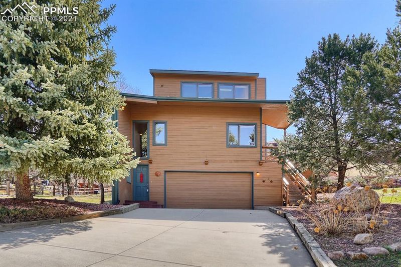 7 Swallow Dr, Colorado Springs, CO 80904