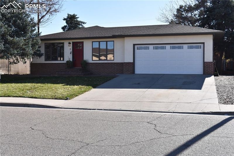 7 Wheatridge Dr, Pueblo, CO 81005