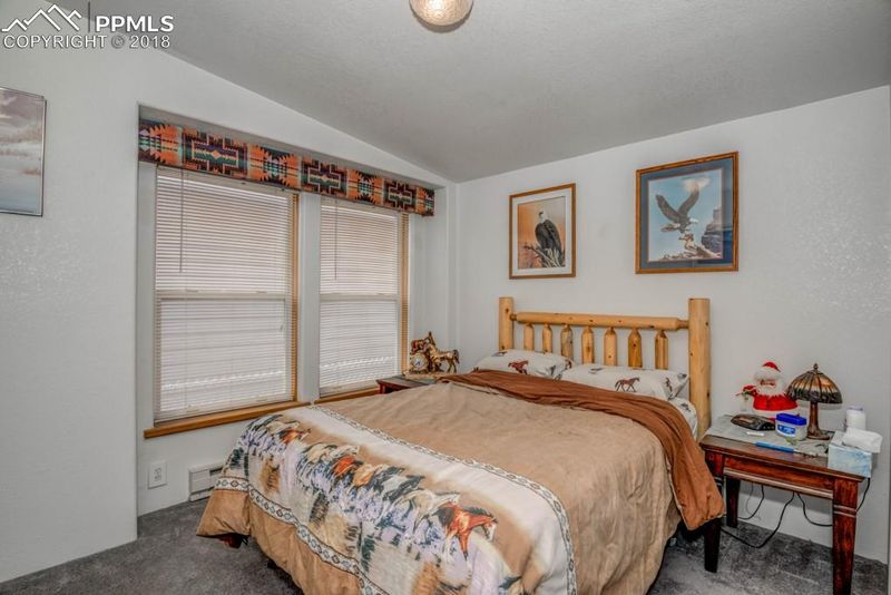 70 Pendleton Cir, Colorado Springs, CO 80904