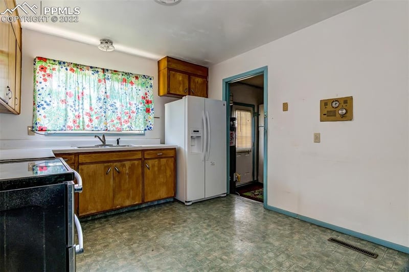 700 Hallam Ave, Colorado Springs, CO 80911