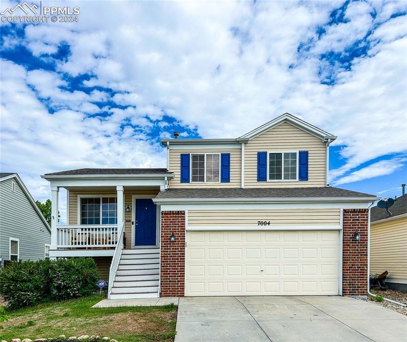 7004 Red Sunset Dr, Colorado Springs, CO 80923