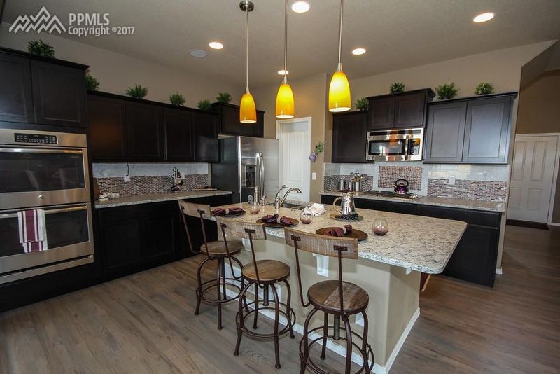 7007 Jagged Rock Cir, Colorado Springs, CO 80927
