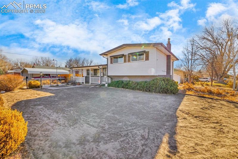 701 Dean Dr, Colorado Springs, CO 80911