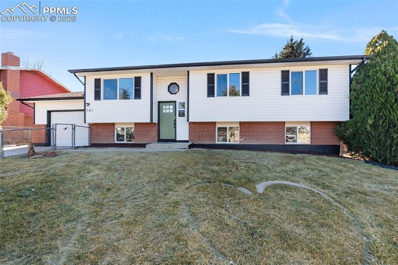701 Drew Dr, Colorado Springs, CO 80911