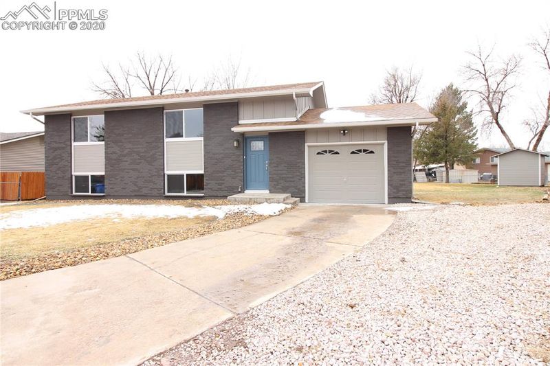 7010 Harding St, Colorado Springs, CO 80911