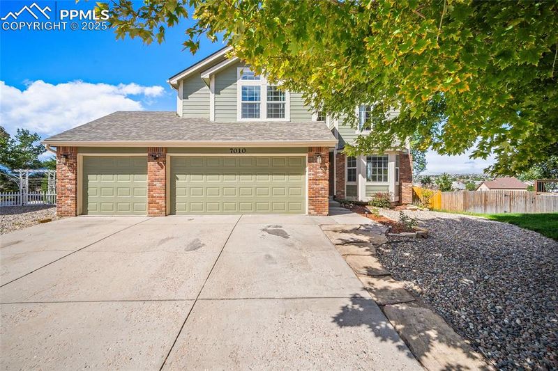 7010 Highcroft Dr, Colorado Springs, CO 80922