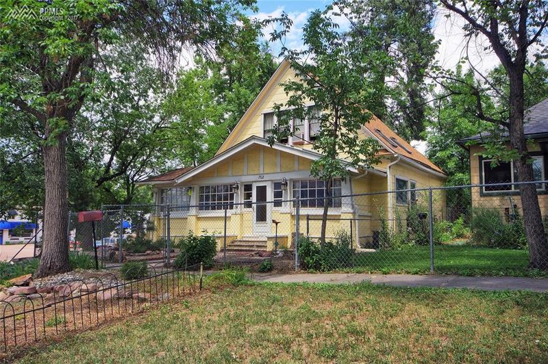 702 E Cucharras St, Colorado Springs, CO 80903