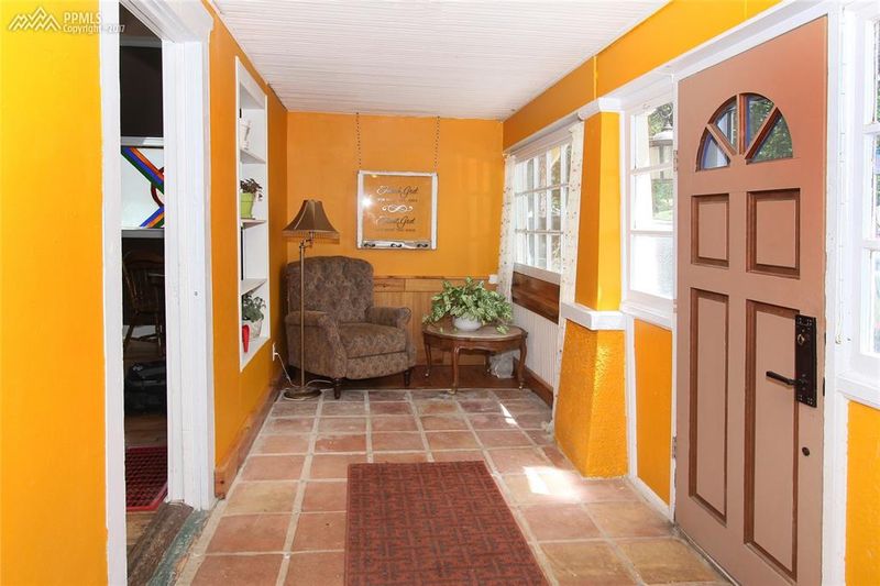 702 E Cucharras St, Colorado Springs, CO 80903