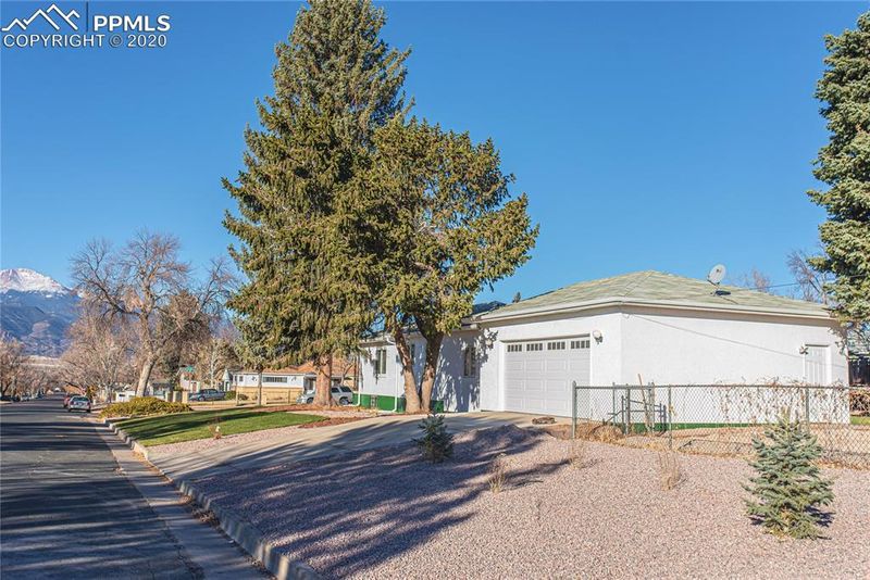 703 Farragut Ave, Colorado Springs, CO 80909