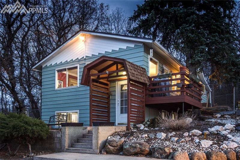 704 Cresta Rd, Colorado Springs, CO 80906