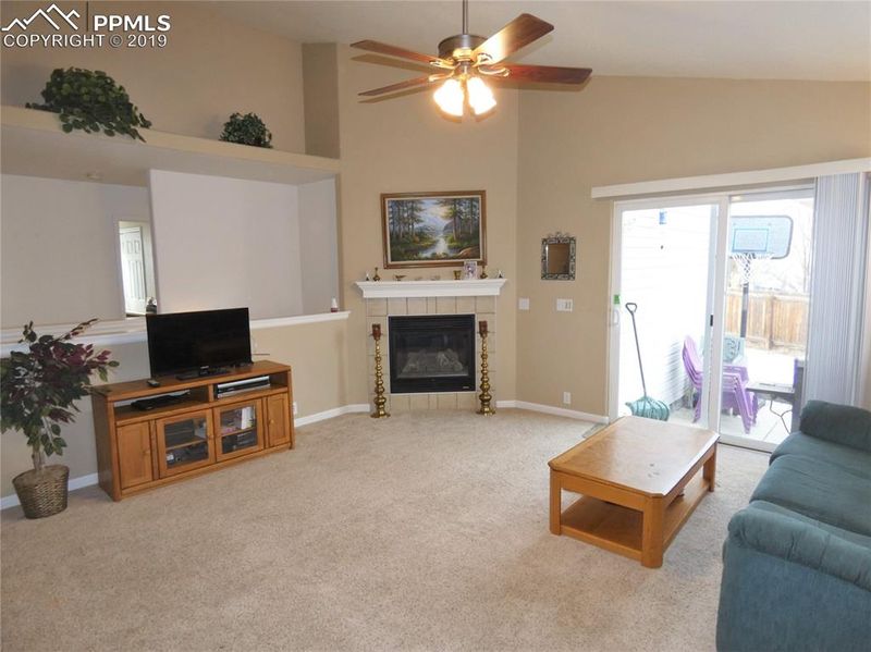 7044 Red Sunset Dr, Colorado Springs, CO 80923