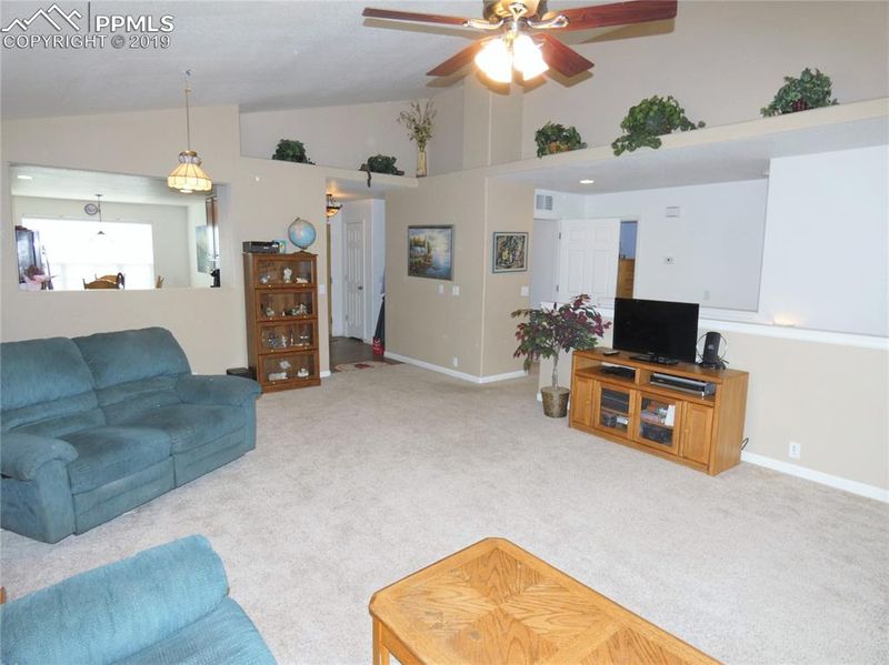 7044 Red Sunset Dr, Colorado Springs, CO 80923