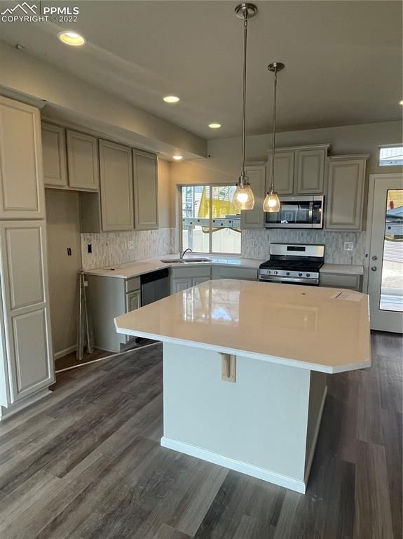7046 Silvergrass Dr, Colorado Springs, CO 80927