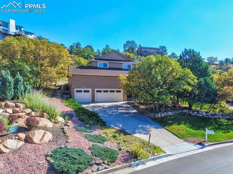 7049 Oak Valley Dr, Colorado Springs, CO 80919