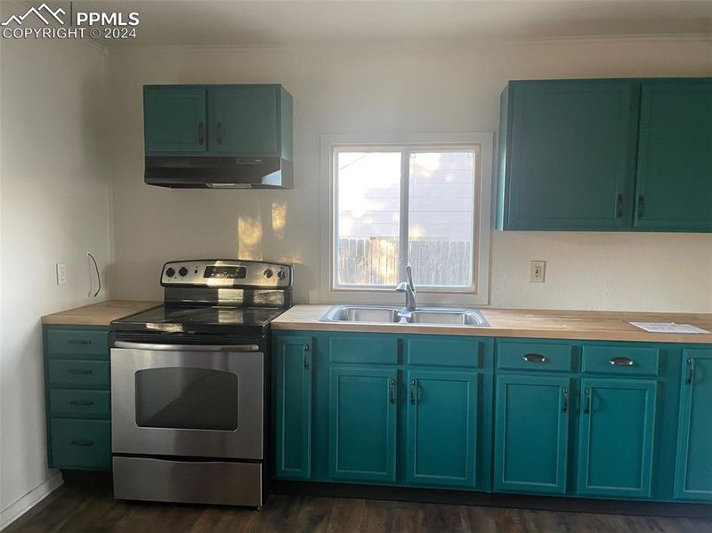 705 E Las Animas St, Colorado Springs, CO 80903