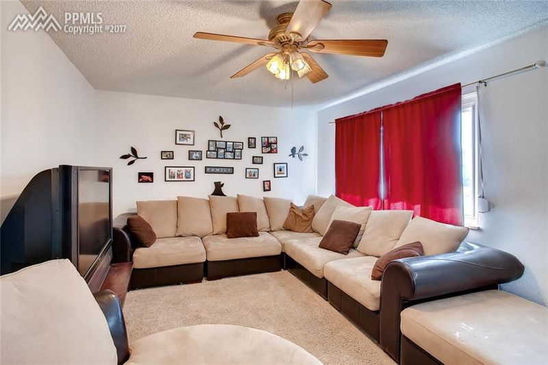 705 Raemar Dr, Colorado Springs, CO 80911