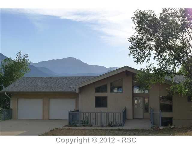 706 Crown Ridge Dr, Colorado Springs, CO 80904