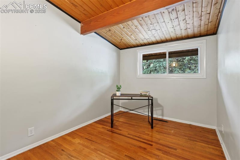 706 Valley Rd, Colorado Springs, CO 80904