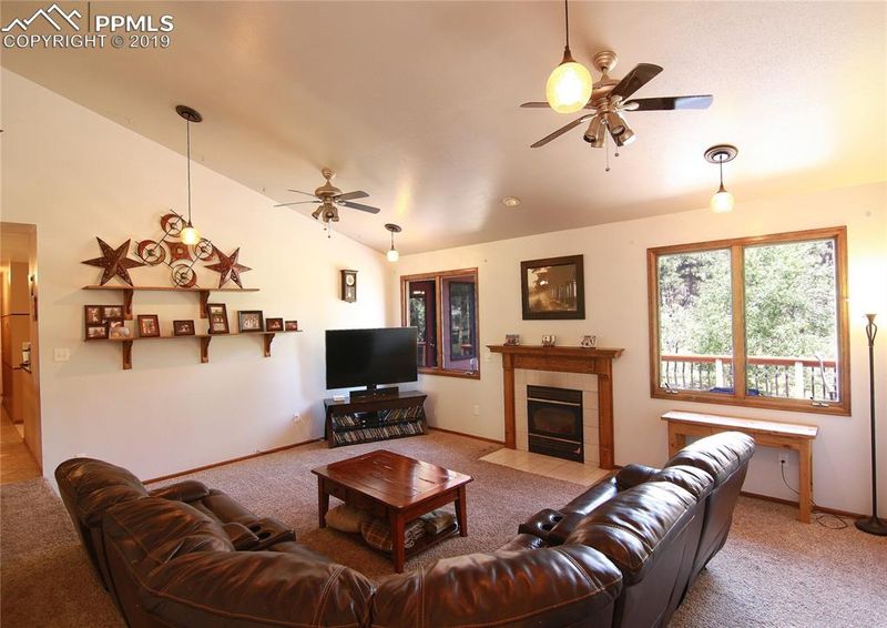 7070 Mcshane Rd, Colorado Springs, CO 80908