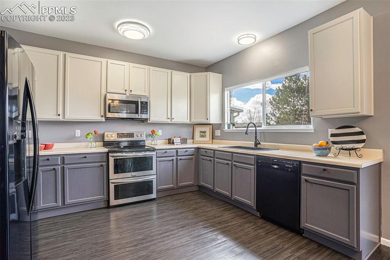 7071 Cattle Dr, Colorado Springs, CO 80922