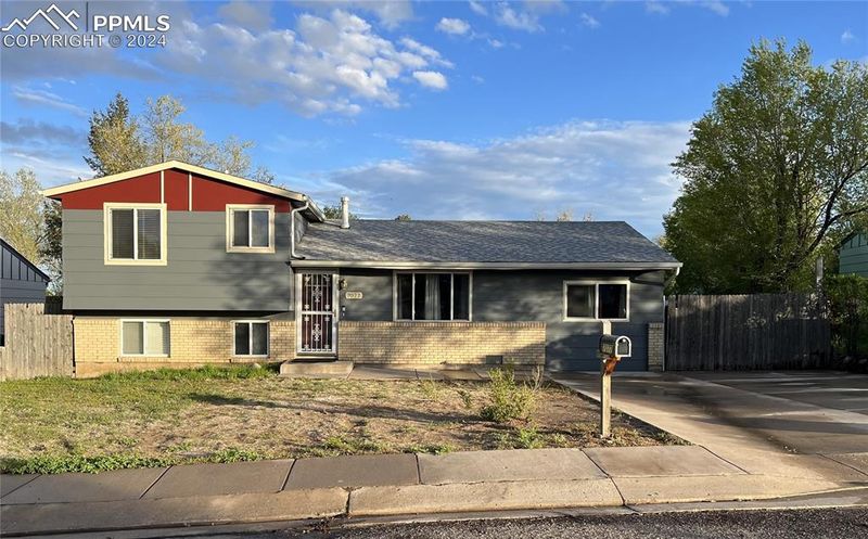 7077 Sequoyah Way, Colorado Springs, CO 80915