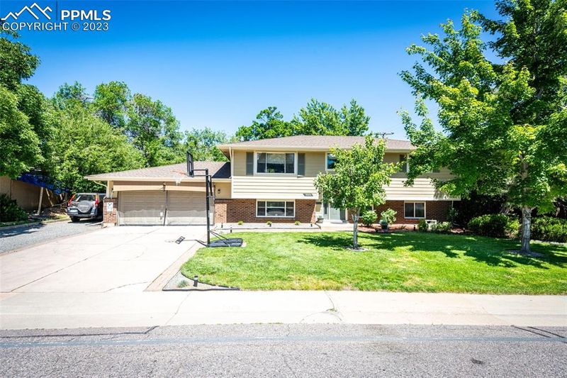 7080 S Penrose Ct, Centennial, CO 80122