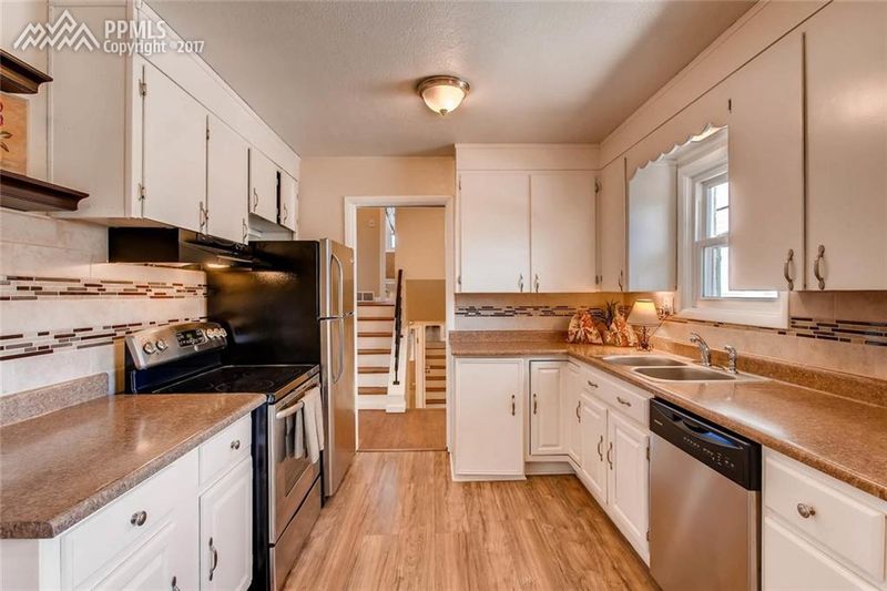 709 E Madison St, Colorado Springs, CO 80907