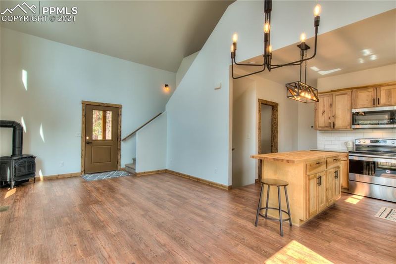 71 Pinecrest Rd, Woodland Park, CO 80863
