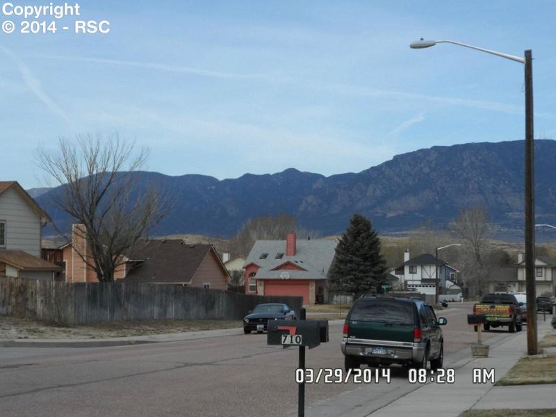 710 Lindstrom Dr, Colorado Springs, CO 80911