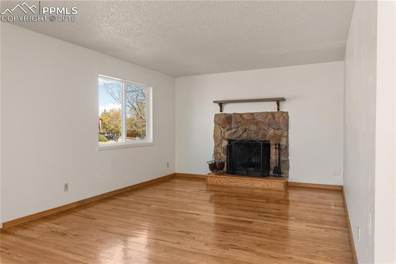 7105 Omaha Blvd, Colorado Springs, CO 80915