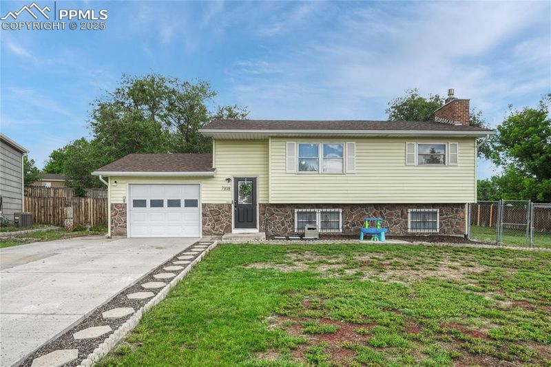 7108 Chippewa Rd, Colorado Springs, CO 80915