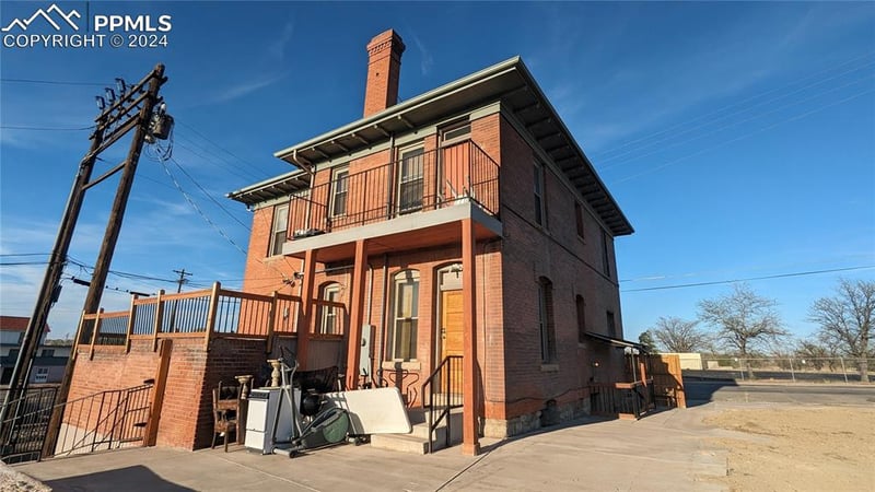 711 N Albany Ave, Pueblo, CO 81003
