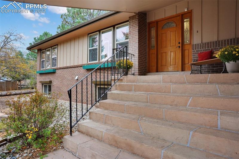 7120 Delmonico Dr, Colorado Springs, CO 80919