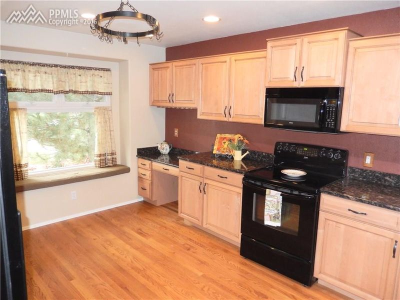 7135 Allens Park Dr, Colorado Springs, CO 80922