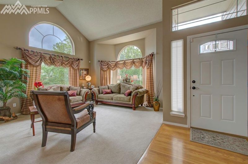 7135 Montarbor Dr, Colorado Springs, CO 80918