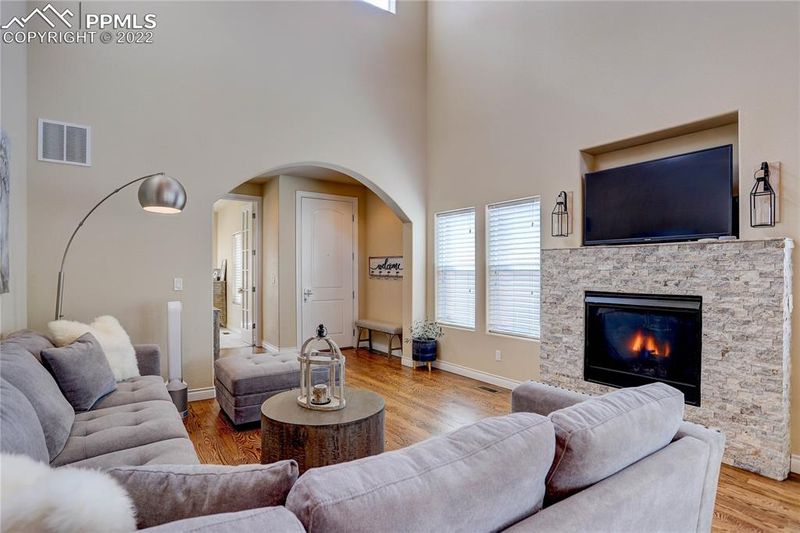 7136 Jagged Rock Cir, Colorado Springs, CO 80927