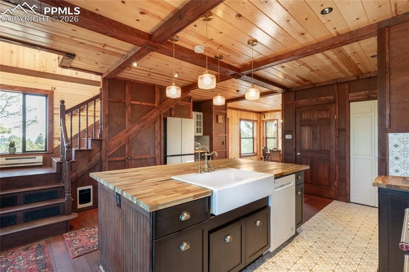 714 Woodrock Way, Divide, CO 80814