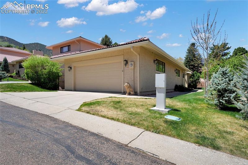 715 Count Pourtales Dr, Colorado Springs, CO 80906